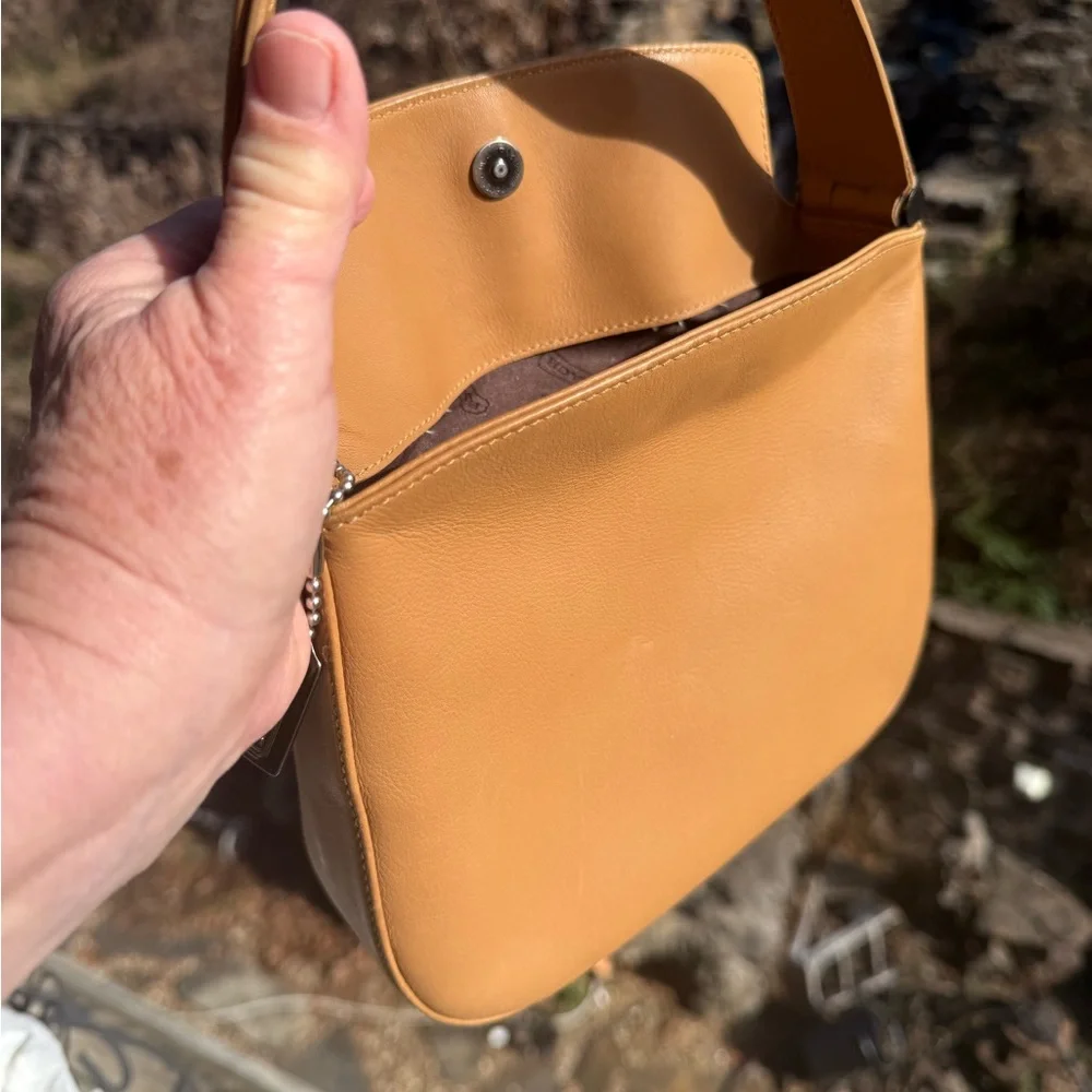 Coach vintage 1992 Leather Satchel Dust‎ bag and bag hanger